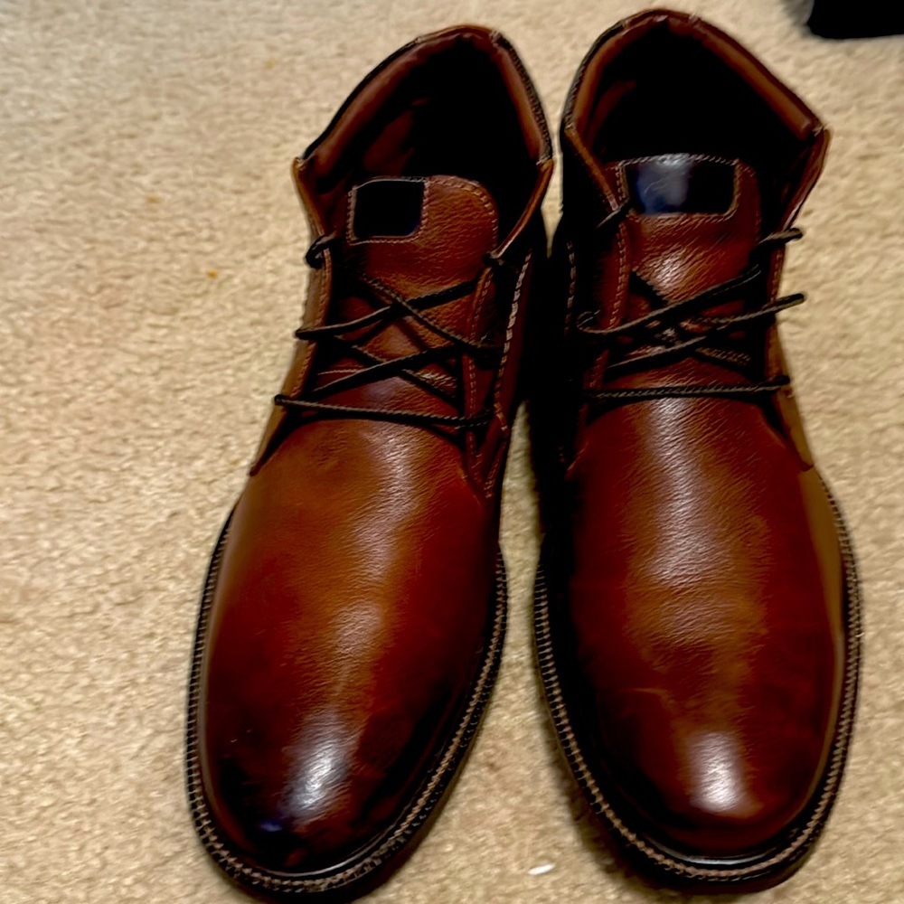 Johnson & Murphy Boots
👢 Condition: Gently used
📏 Size: 10
🌈 Color: Brown